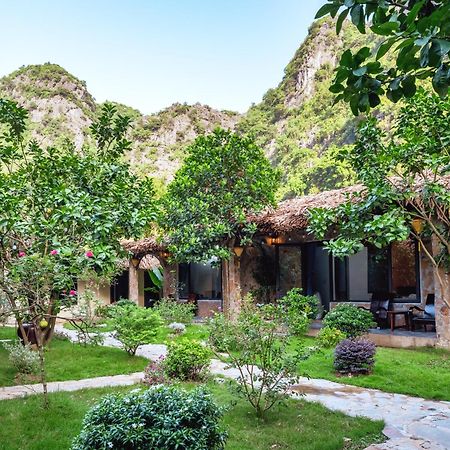 Cozy Beer Garden Homestay นิญบิ่ญ ภายนอก รูปภาพ