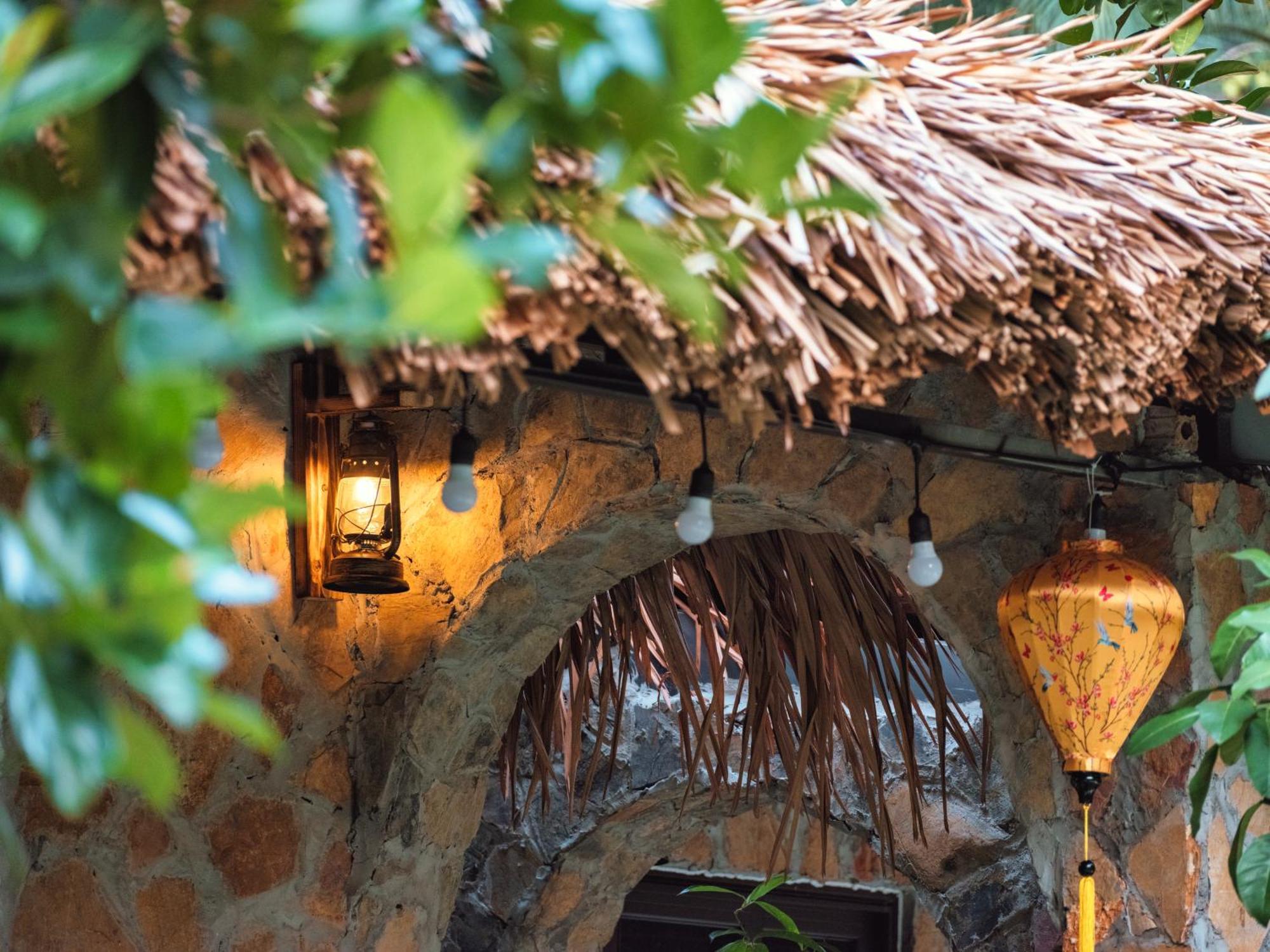 Cozy Beer Garden Homestay นิญบิ่ญ ภายนอก รูปภาพ