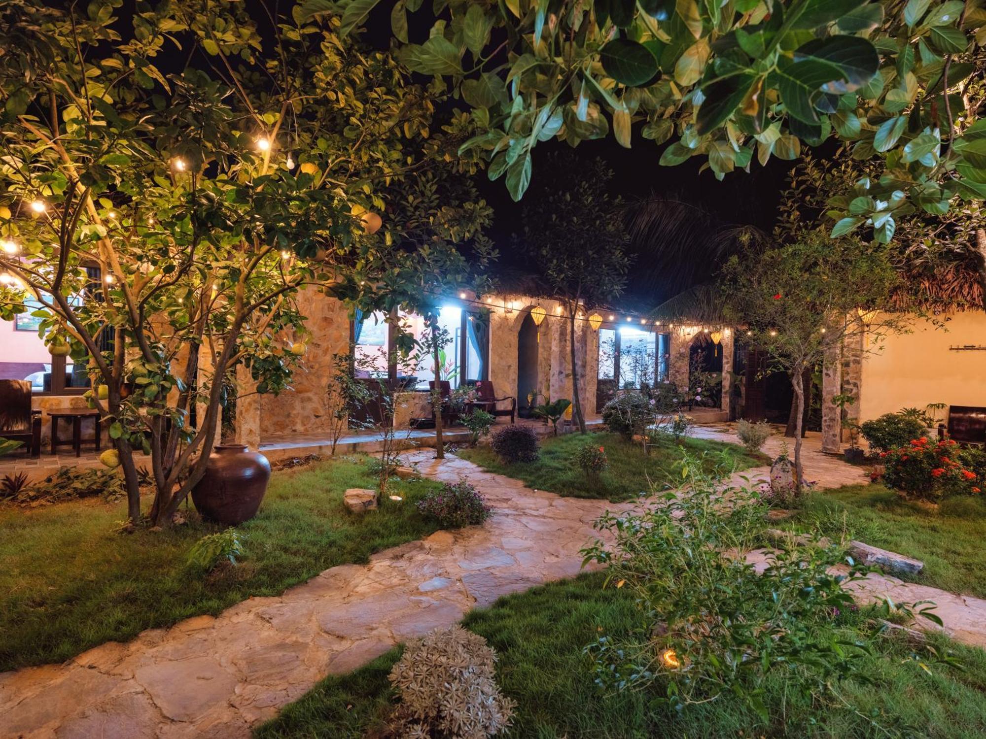 Cozy Beer Garden Homestay นิญบิ่ญ ภายนอก รูปภาพ