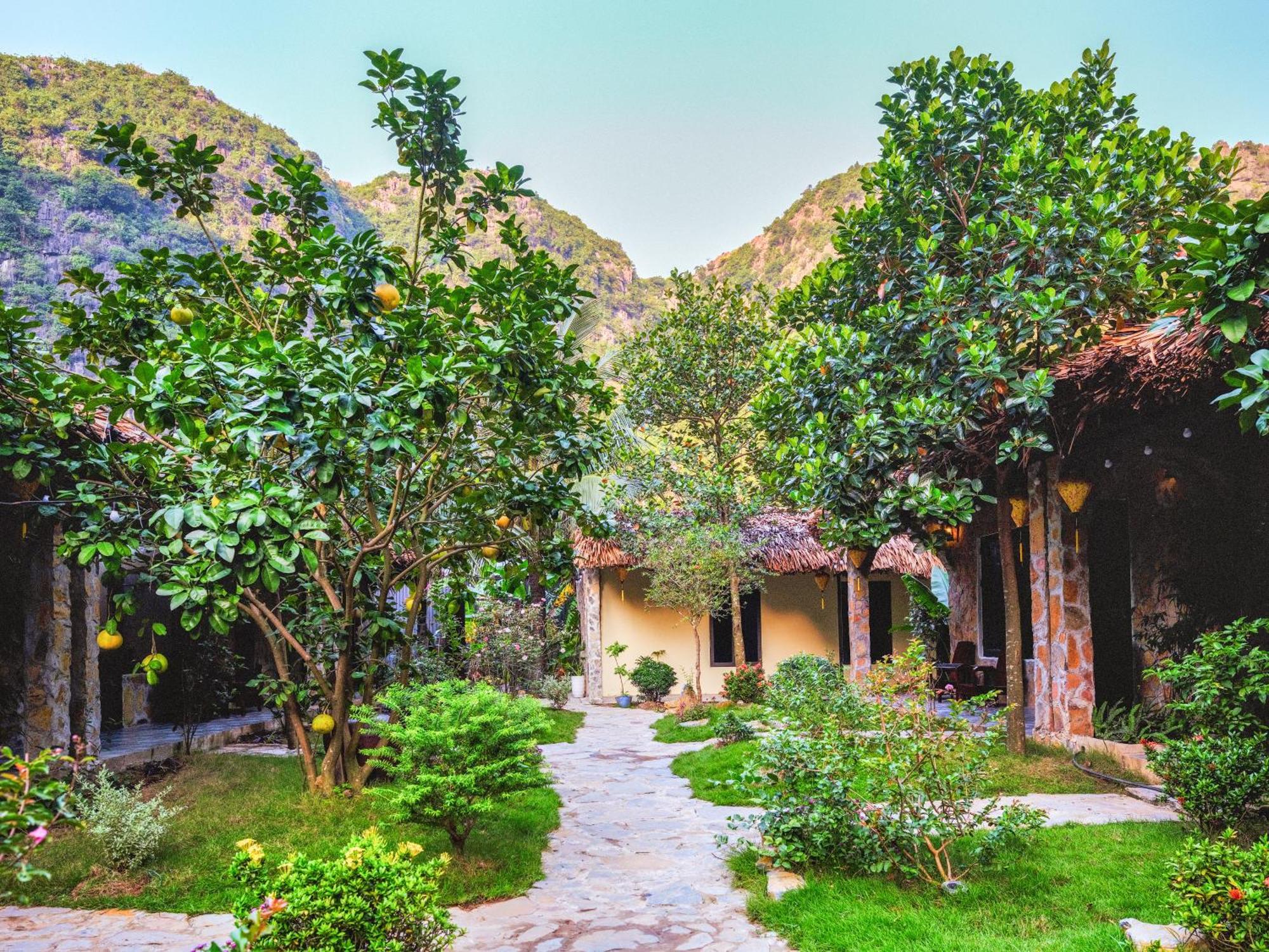 Cozy Beer Garden Homestay นิญบิ่ญ ภายนอก รูปภาพ