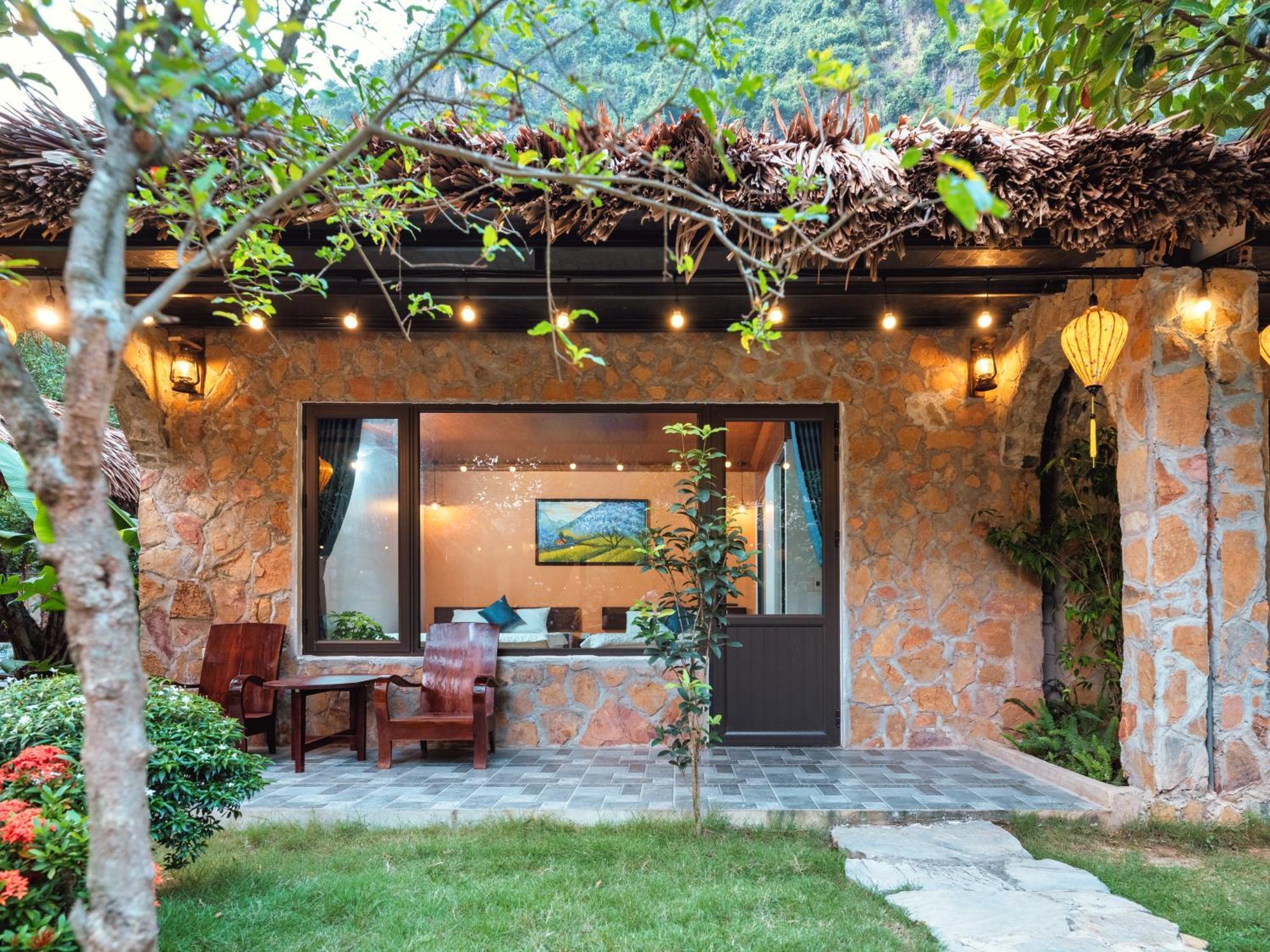Cozy Beer Garden Homestay นิญบิ่ญ ภายนอก รูปภาพ