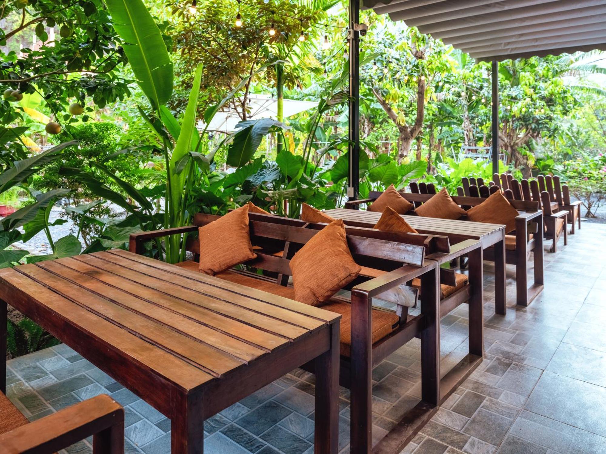 Cozy Beer Garden Homestay นิญบิ่ญ ภายนอก รูปภาพ